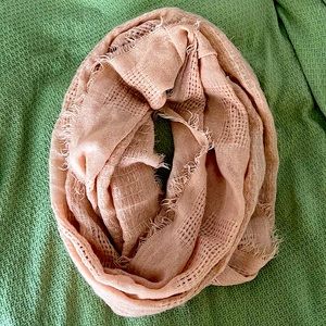 Beautiful, light but warm pink scarf! Perfect for falls days or early spring!